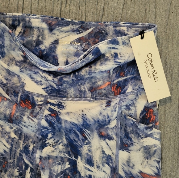 Calvin Klein Performance Bike Shorts - Picture 4 of 6